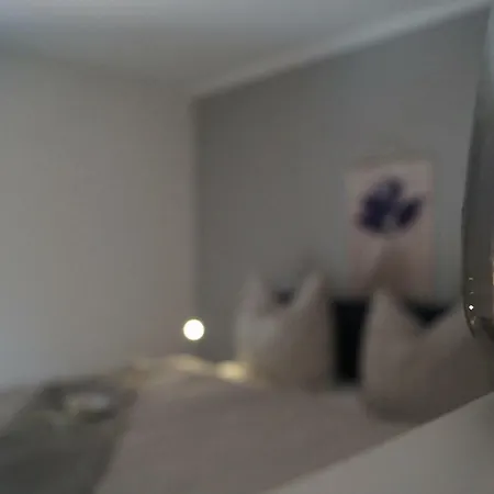 Liebevoll Eingerichtete Ferienwohnung Am Rande Von Berlin 马洛